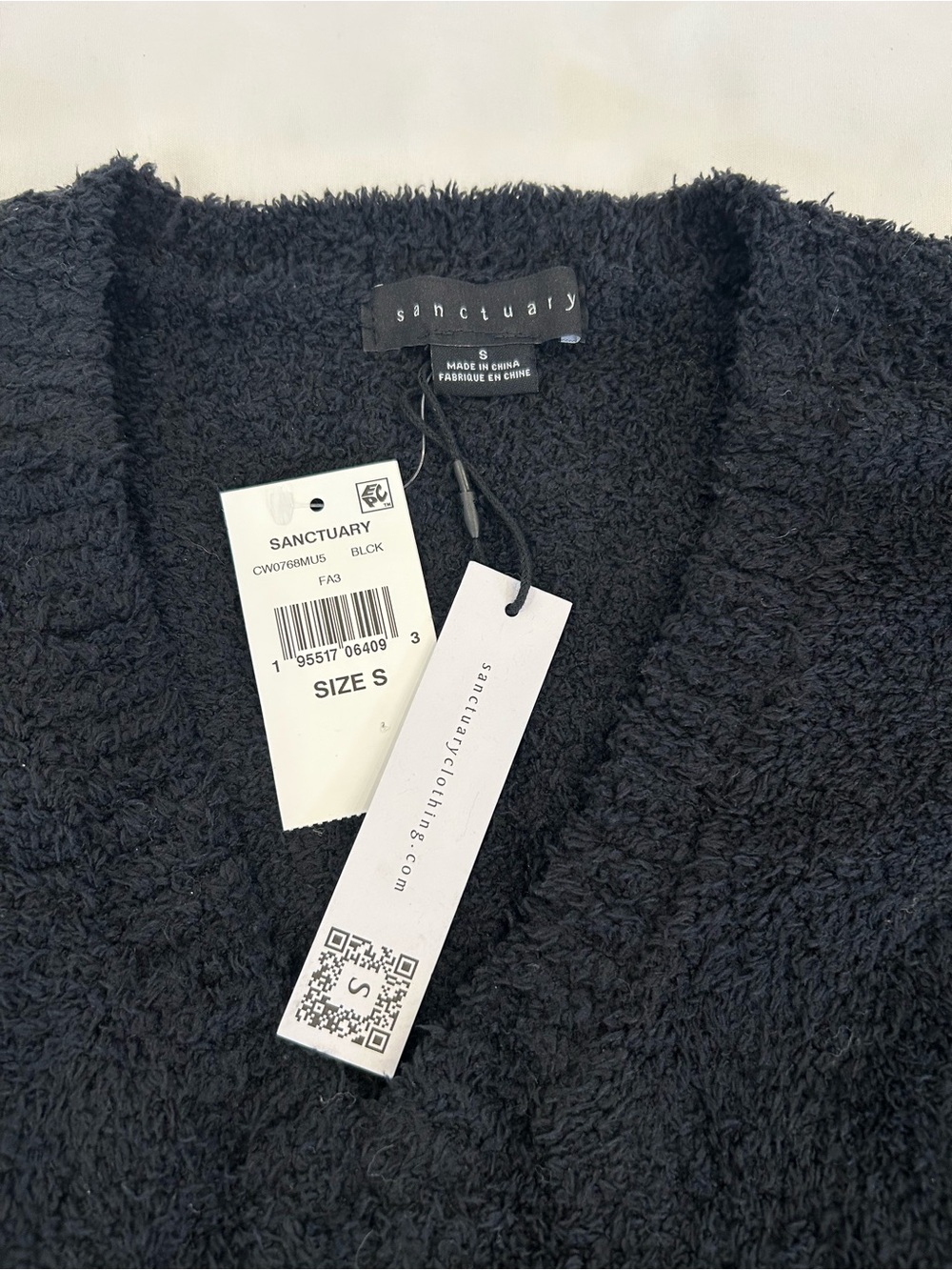 Sanctuary NWT Plush V Neck Sweater Black S